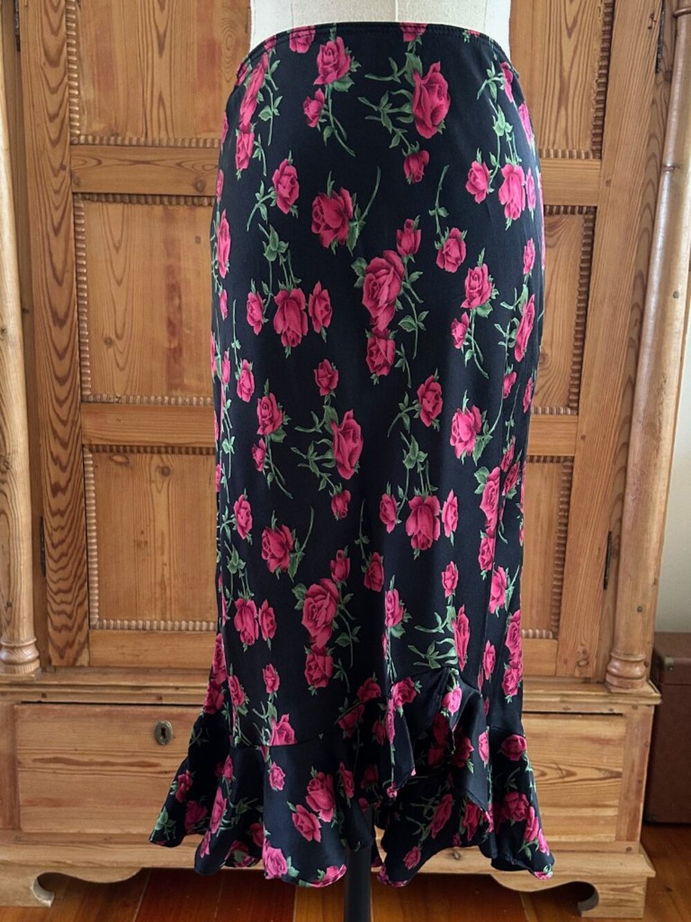 Beautiful Vintage Betsey Johnson New York Silk Roses Print Skirt